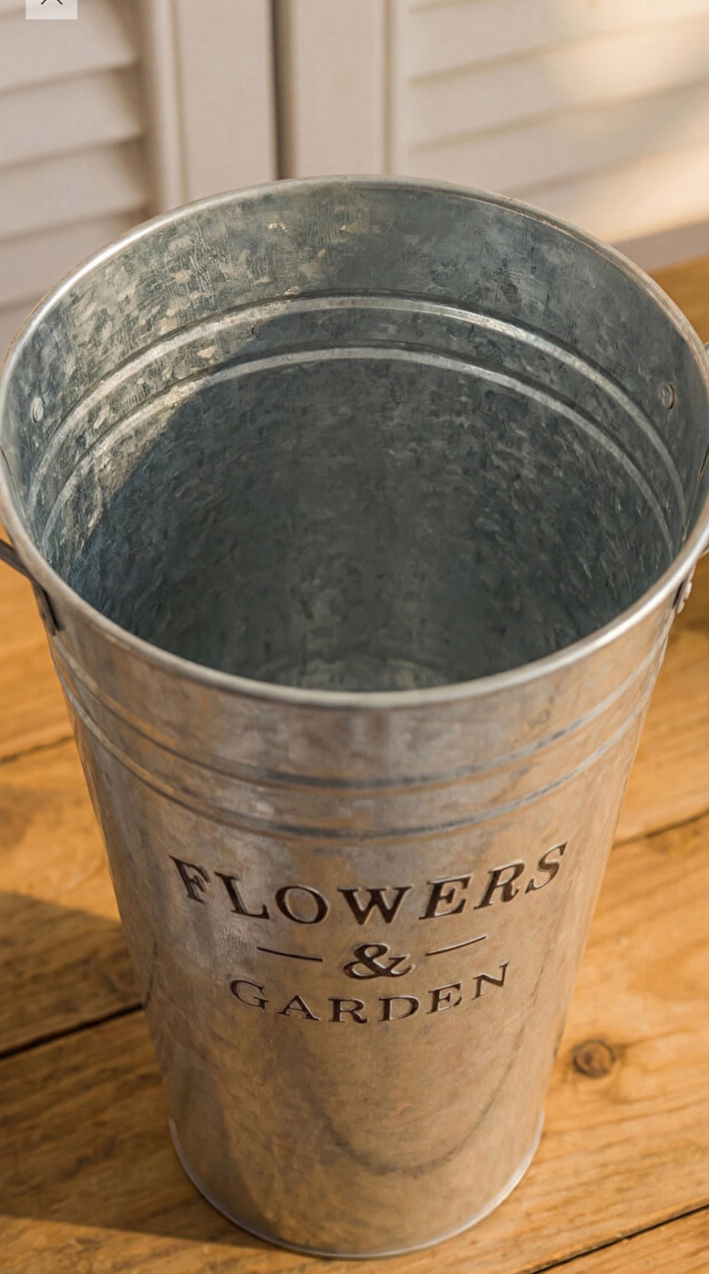 Vintage Galvanized Metal Flower Bucket – Rustic Farmhouse Vase