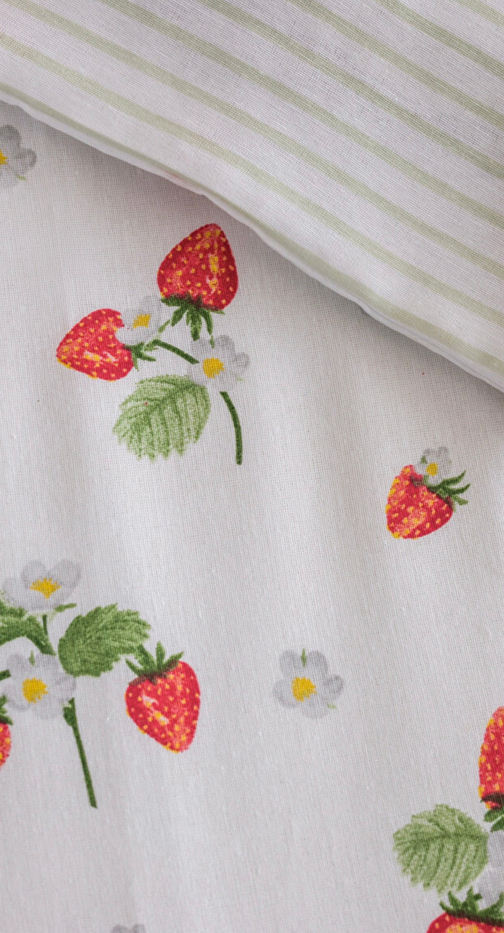 Bettwäsche-Set mit Erdbeeren – 3-teilig – Weiche Baumwollmischung